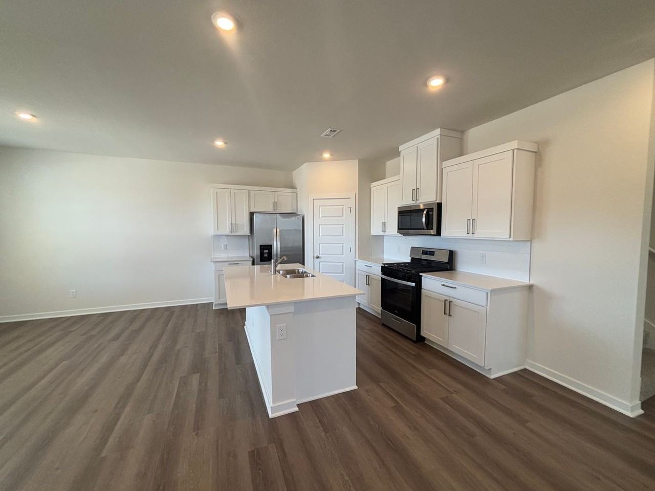 4802 W Planetree St - Photo 7 of 26