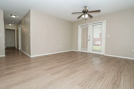 Emli at Liberty Crossing - Photo 2 of 18