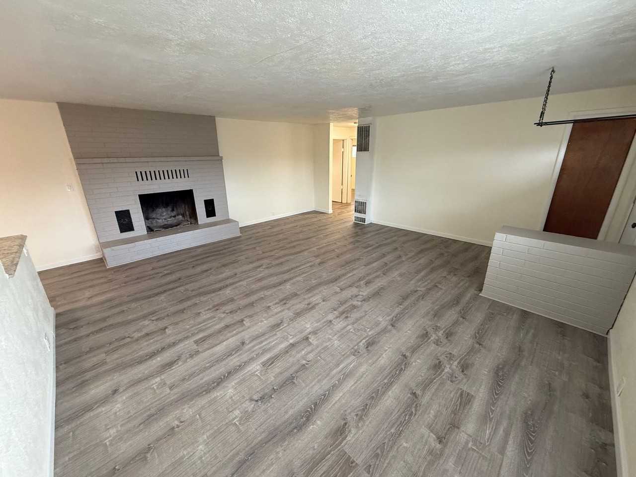 421 Lytton St - Photo 3 of 11