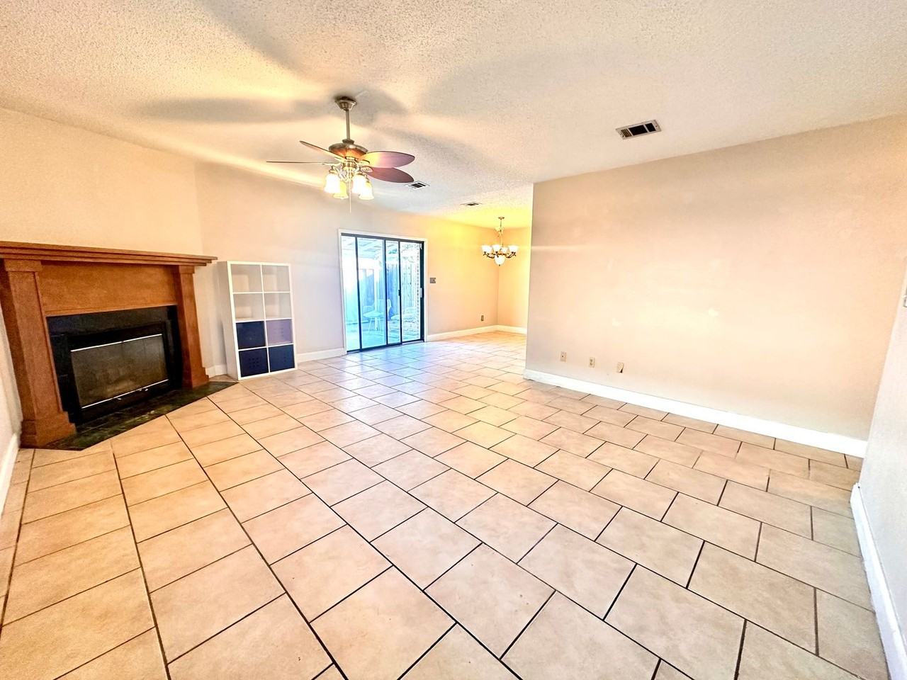 204 Bent Arrow Dr - Photo 2 of 15