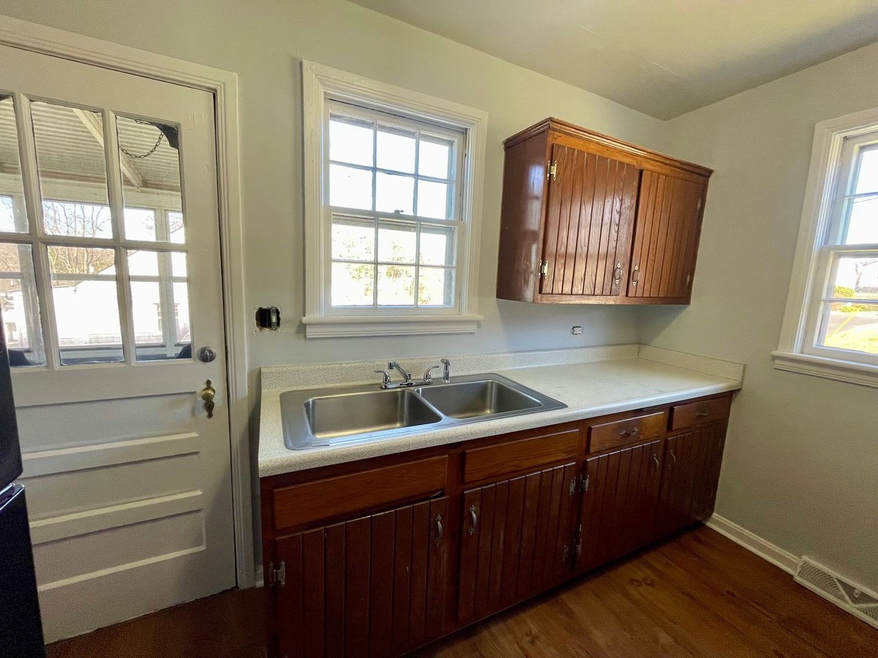1203 Toledo Ave - Photo 3 of 13