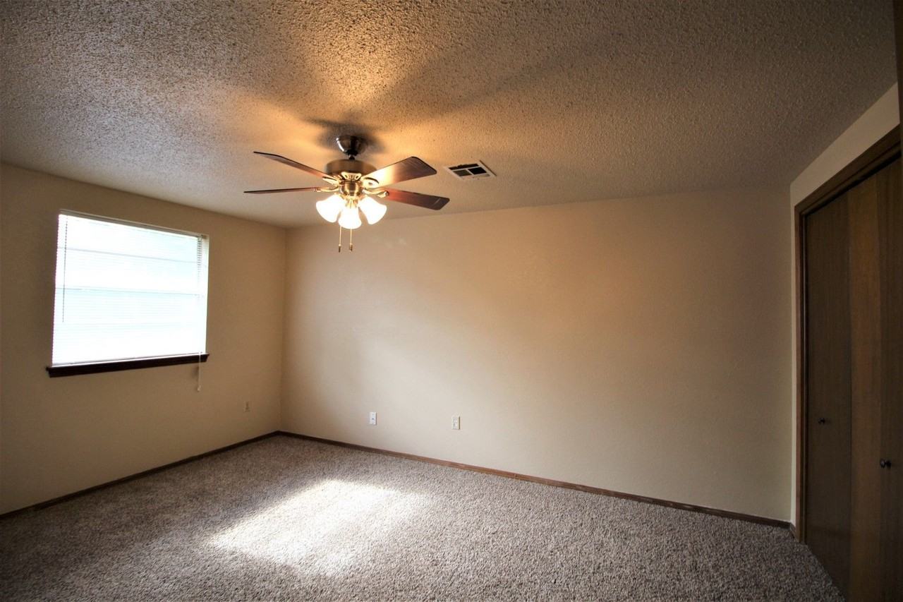 2602 Michael Dr - Photo 6 of 9