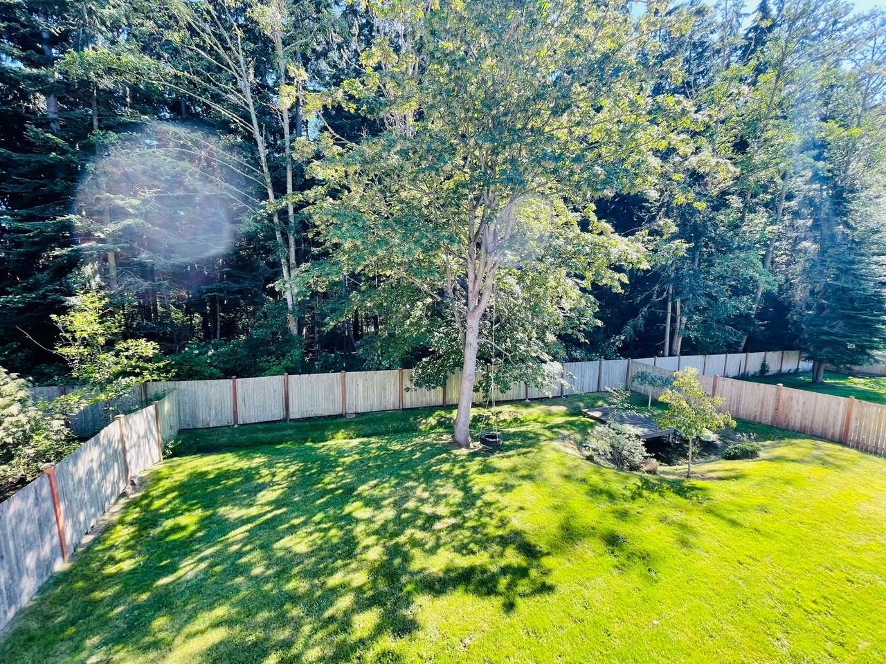 803 Ne Lauren St - Photo 3 of 16