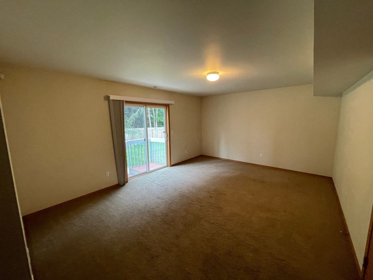 803 Ne Lauren St - Photo 4 of 16