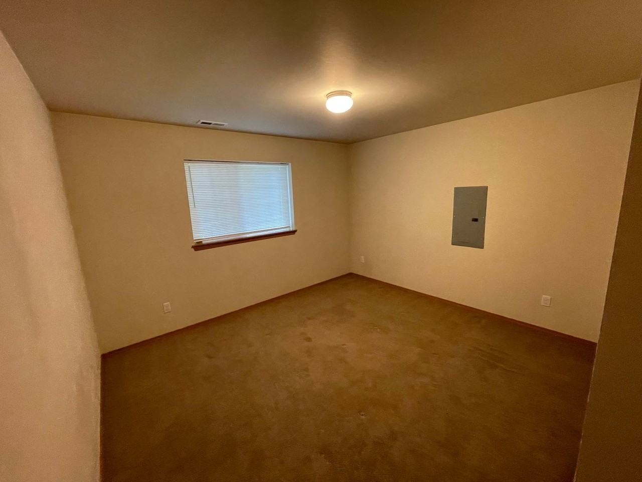 803 Ne Lauren St - Photo 5 of 16