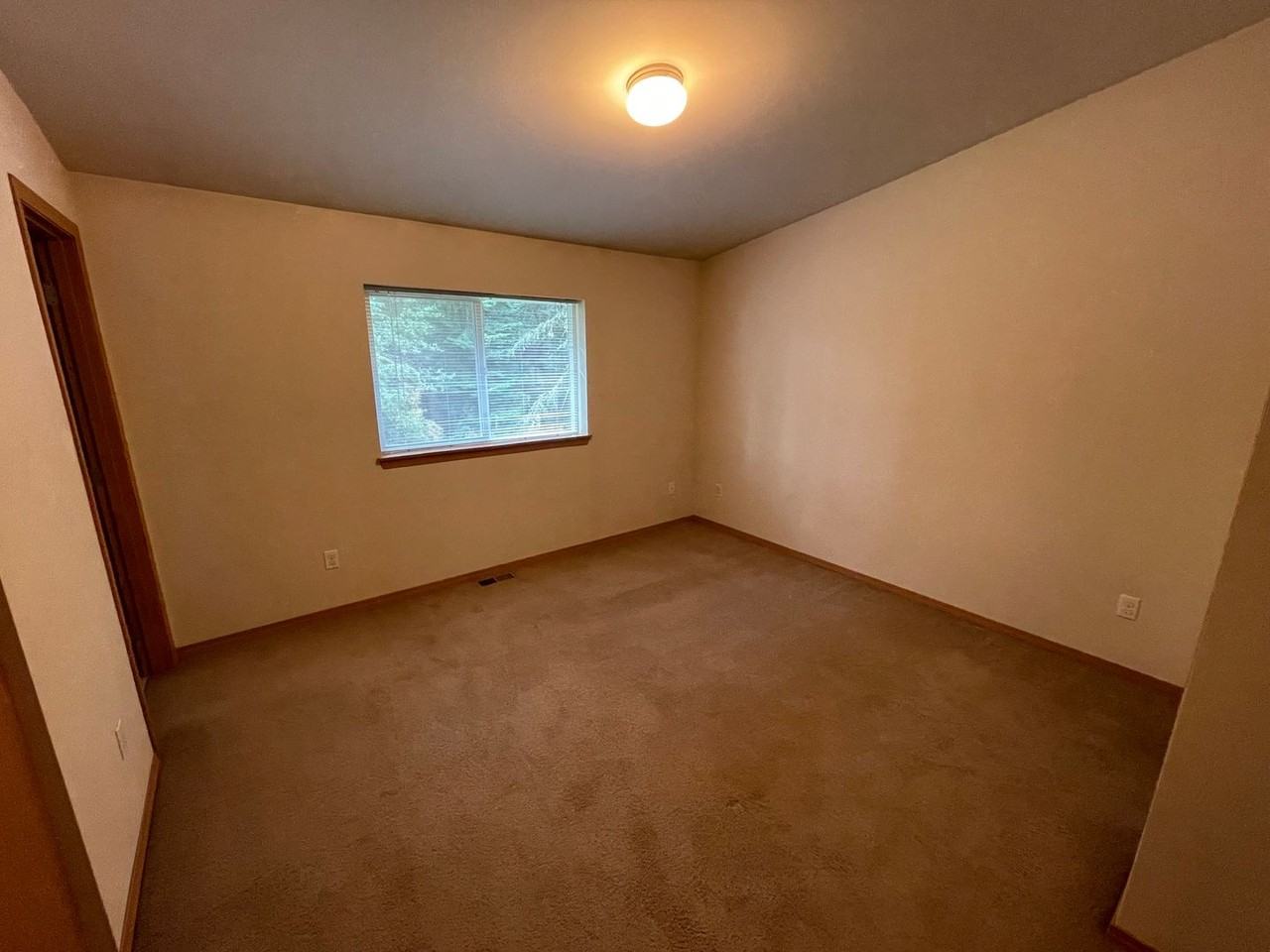 803 Ne Lauren St - Photo 7 of 16