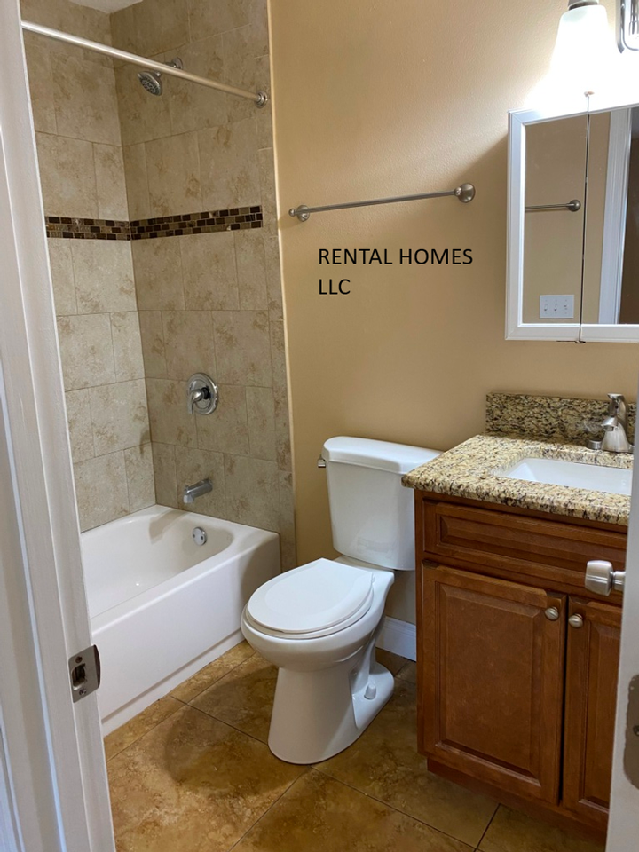 141 Clyde Ave - Photo 2 of 12