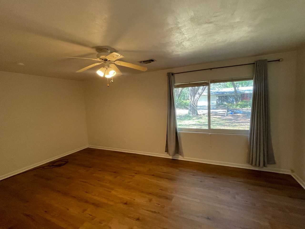 3705 Sw 5th Pl - Photo 3 of 19