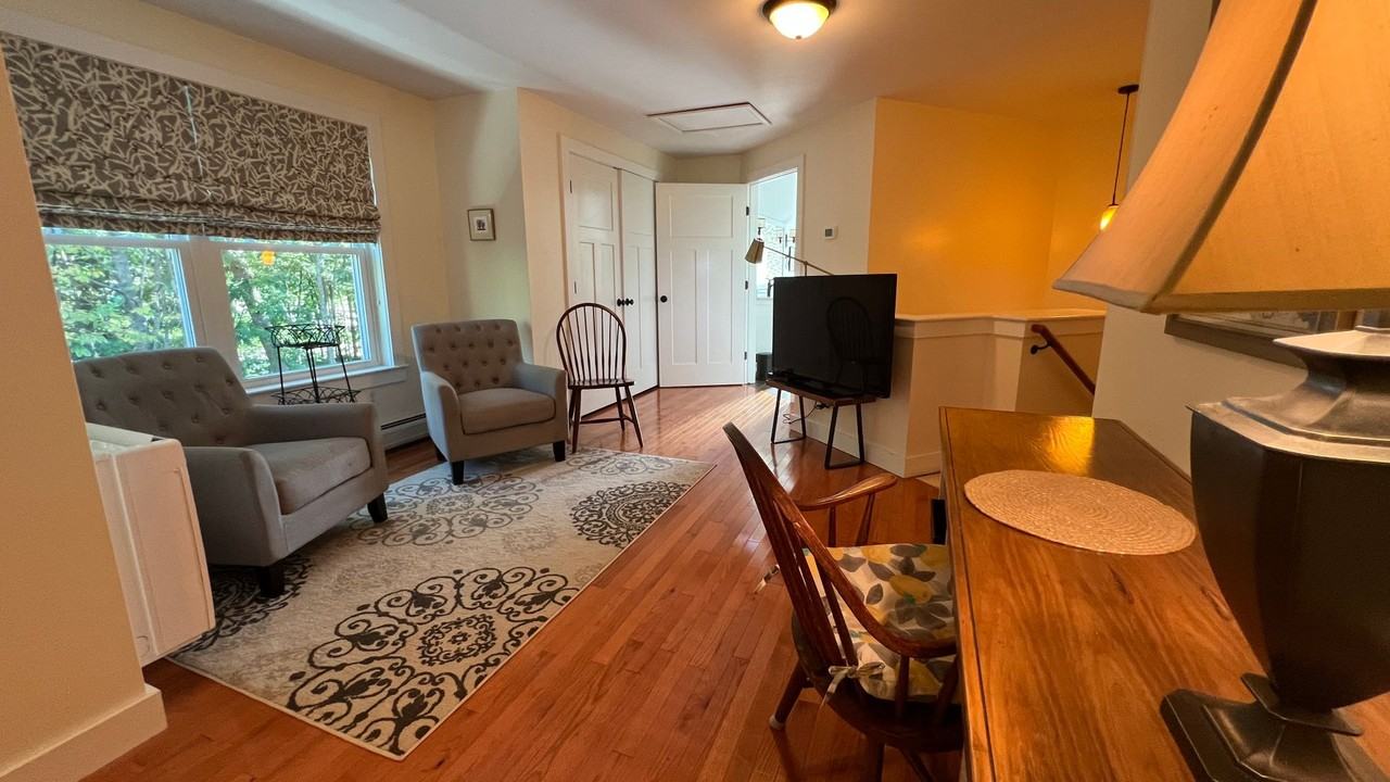 345 Washington St - Photo 2 of 26