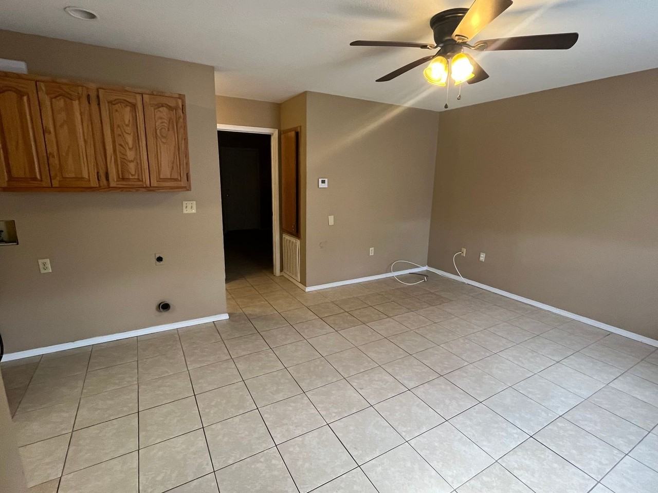 502 Quay St - Photo 2 of 11