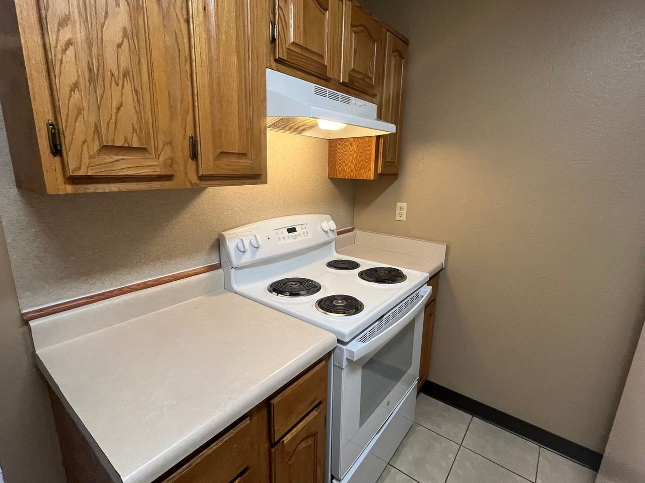 502 Quay St - Photo 5 of 11