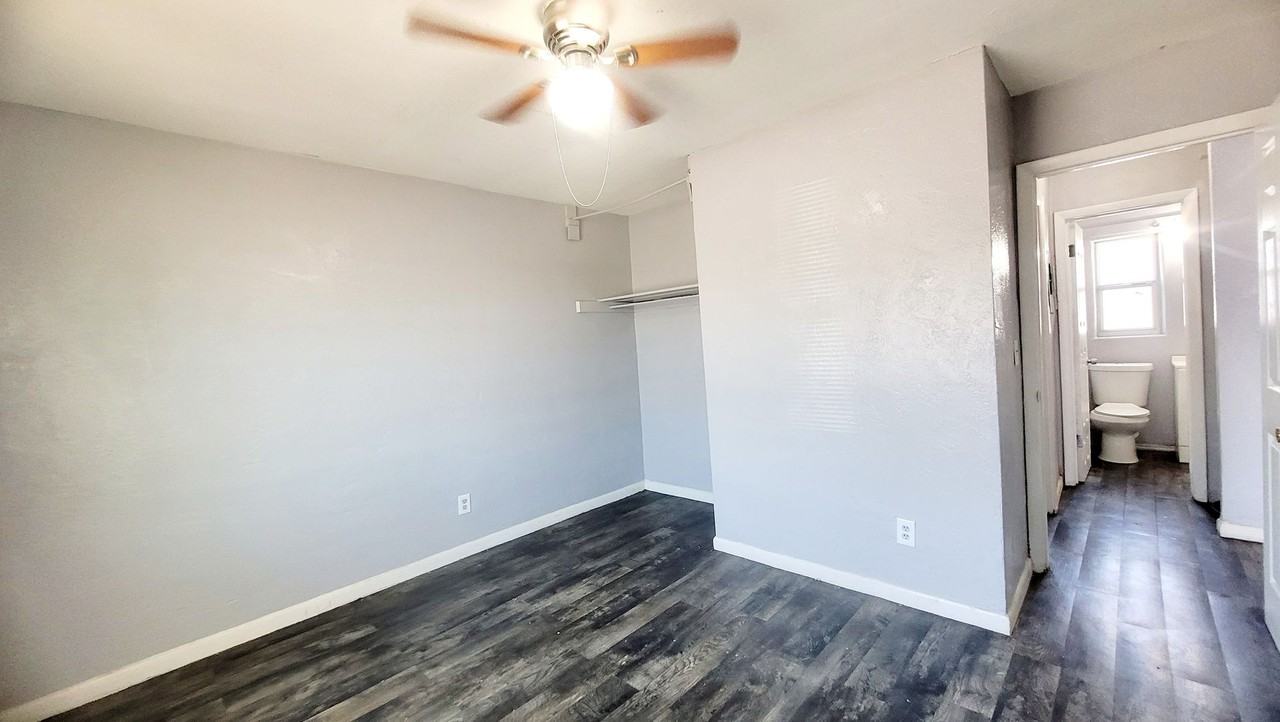 430 N Charles St #9 - Photo 3 of 10