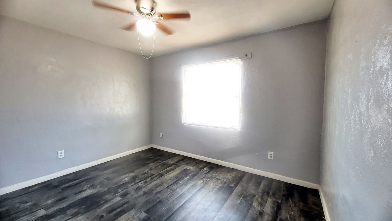 430 N Charles St #9 - Photo 4 of 10