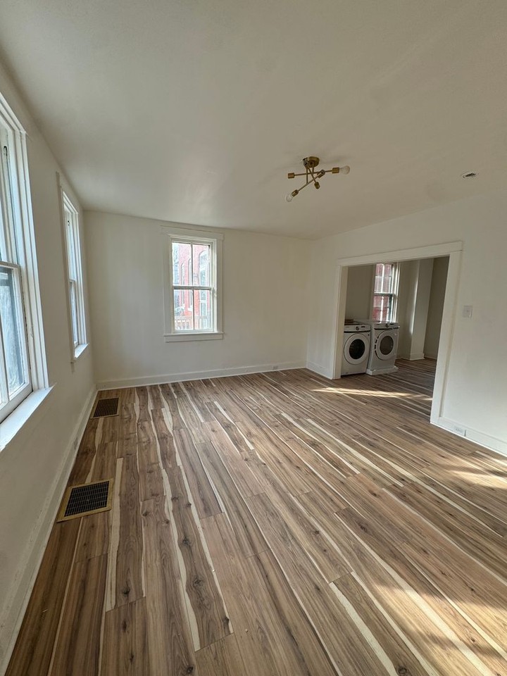 512 Beaver St - Photo 3 of 25