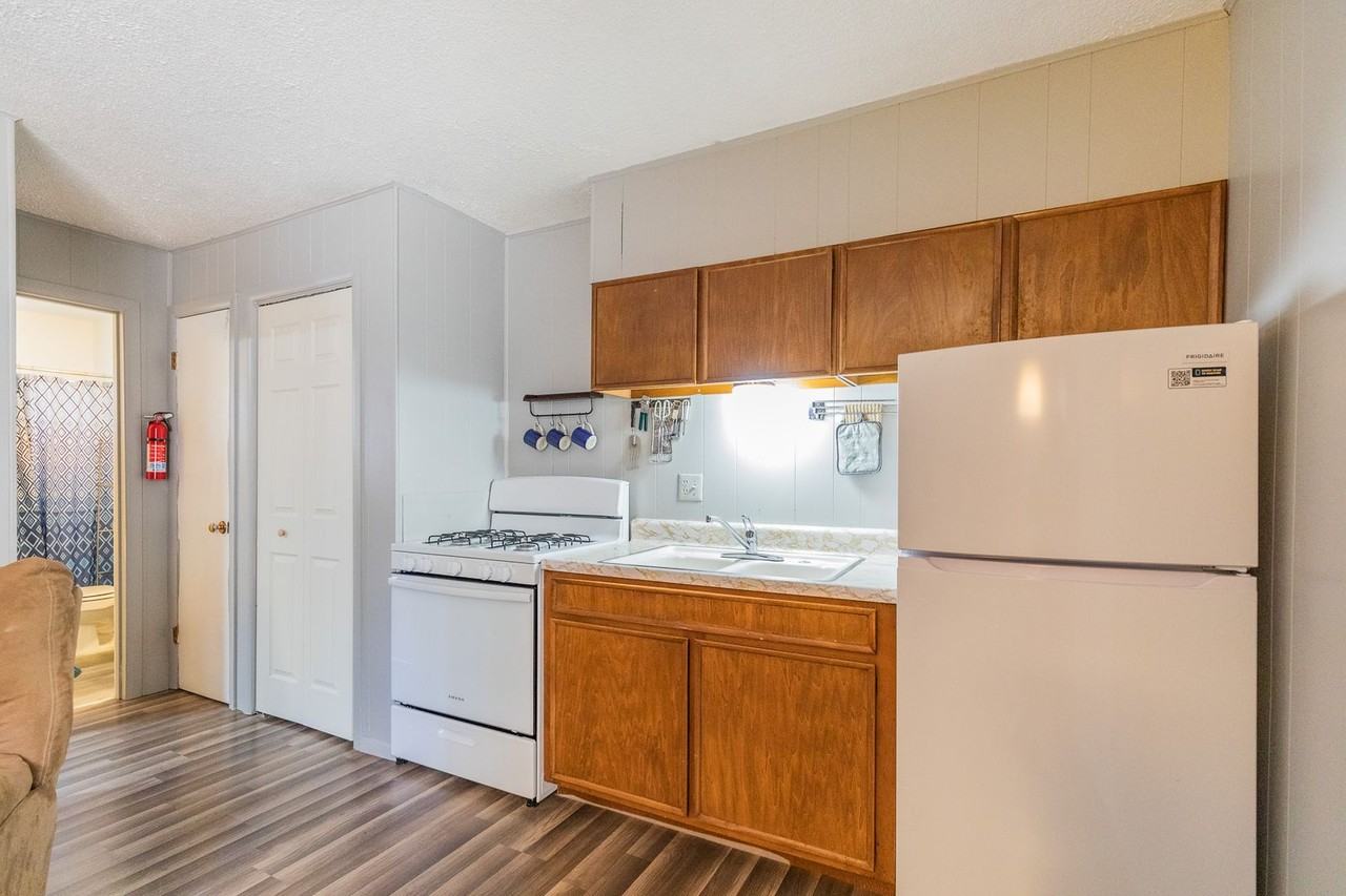 1100 1100 Chautauqua - Photo 3 of 9