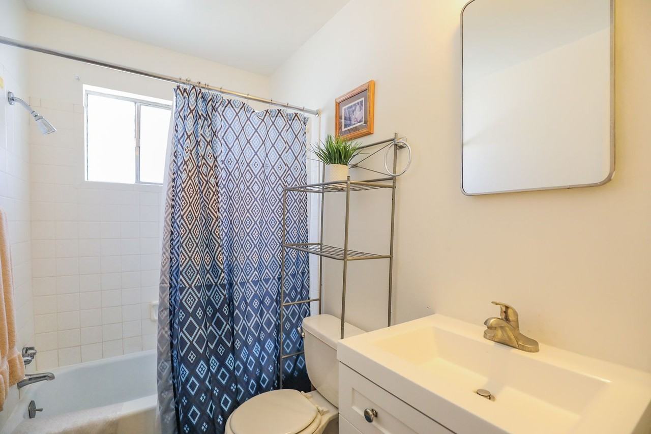 1100 1100 Chautauqua - Photo 7 of 9