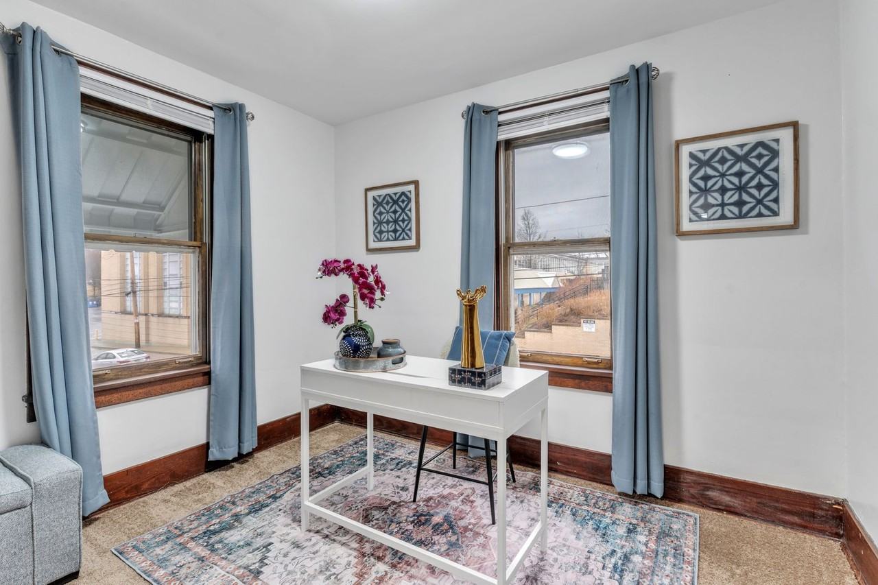 1218 Elwell St - Photo 2 of 29