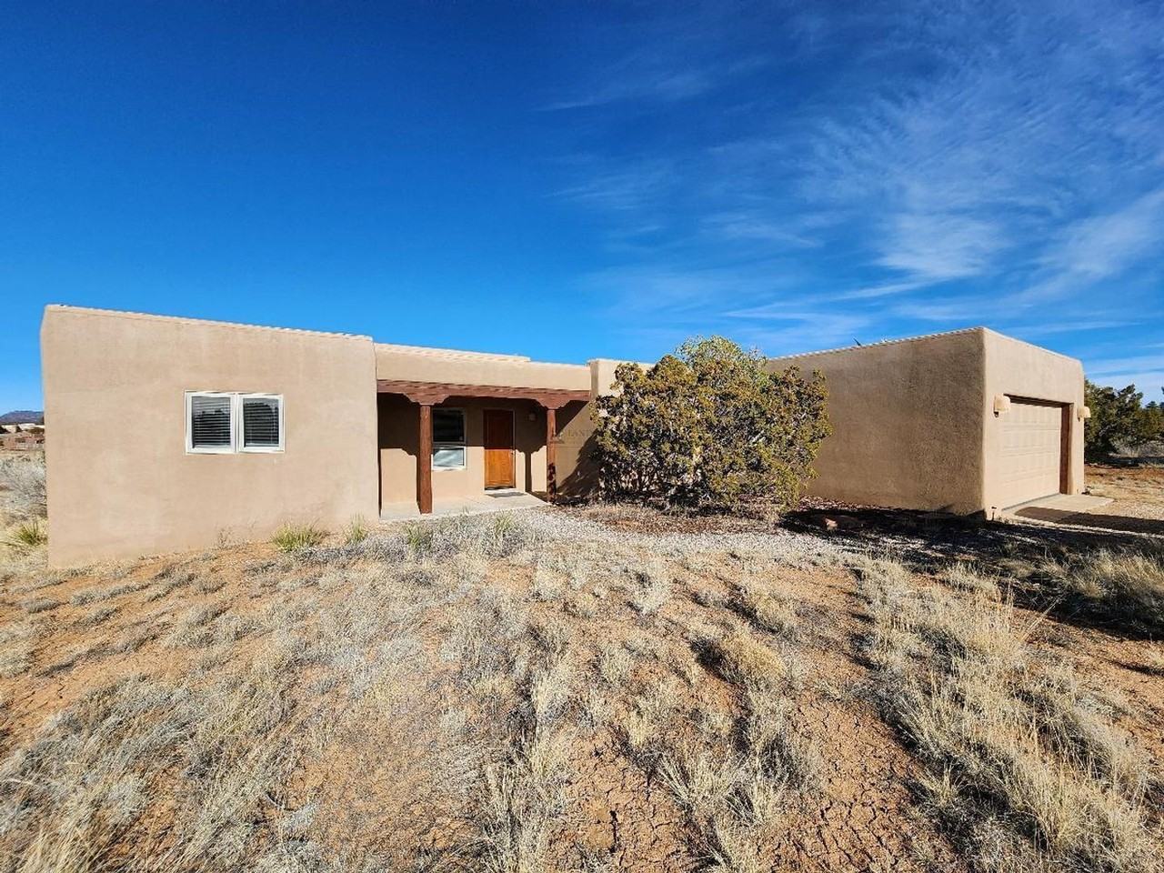 20 Camerada Rd - Photo 3 of 26