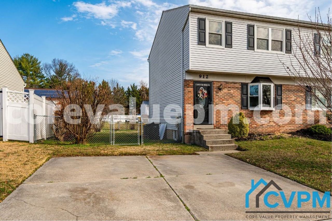 912 220th St - Photo 2 of 27