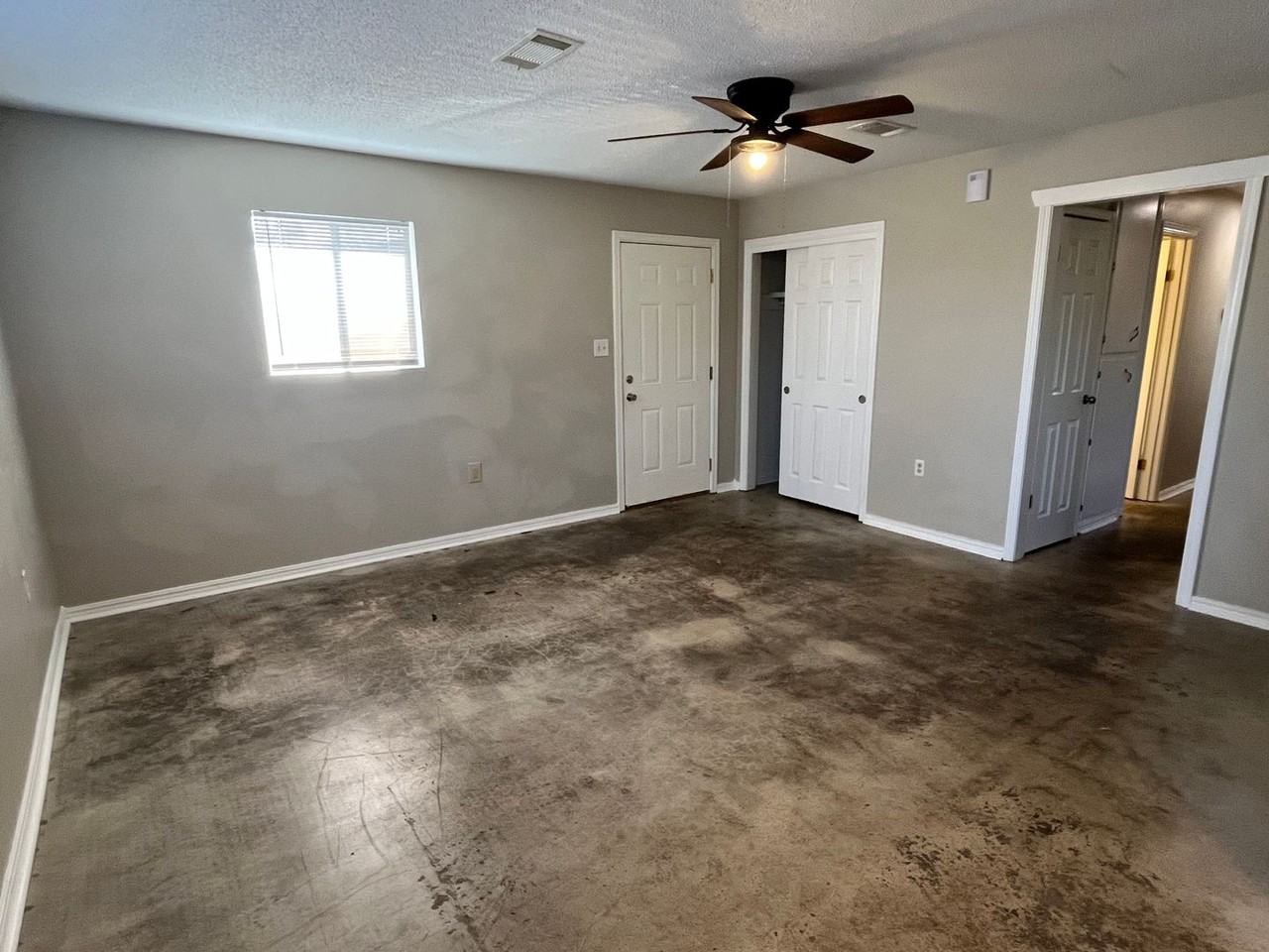 210 East Parkway A-D - Photo 3 of 27