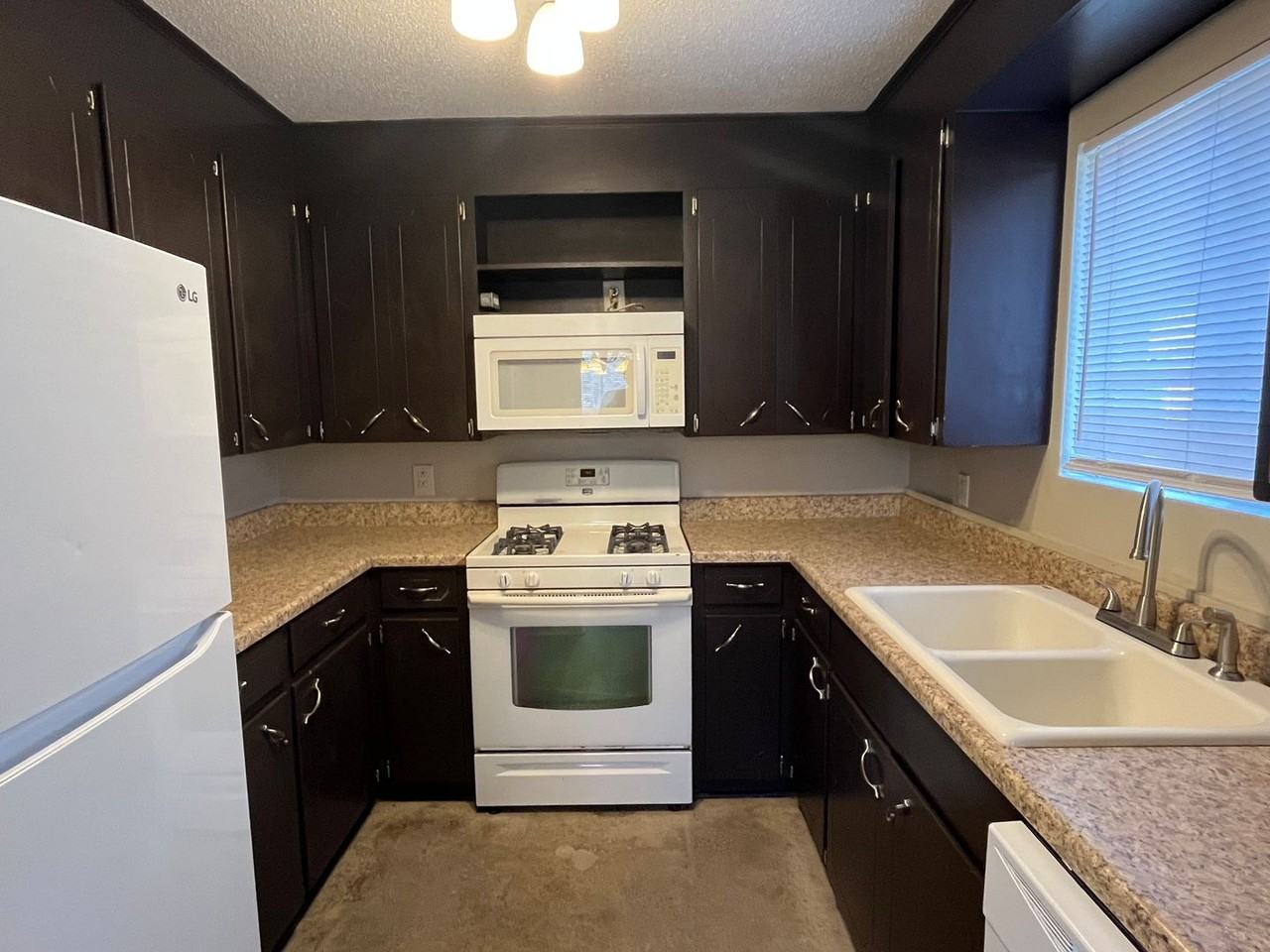 210 East Parkway A-D - Photo 5 of 27