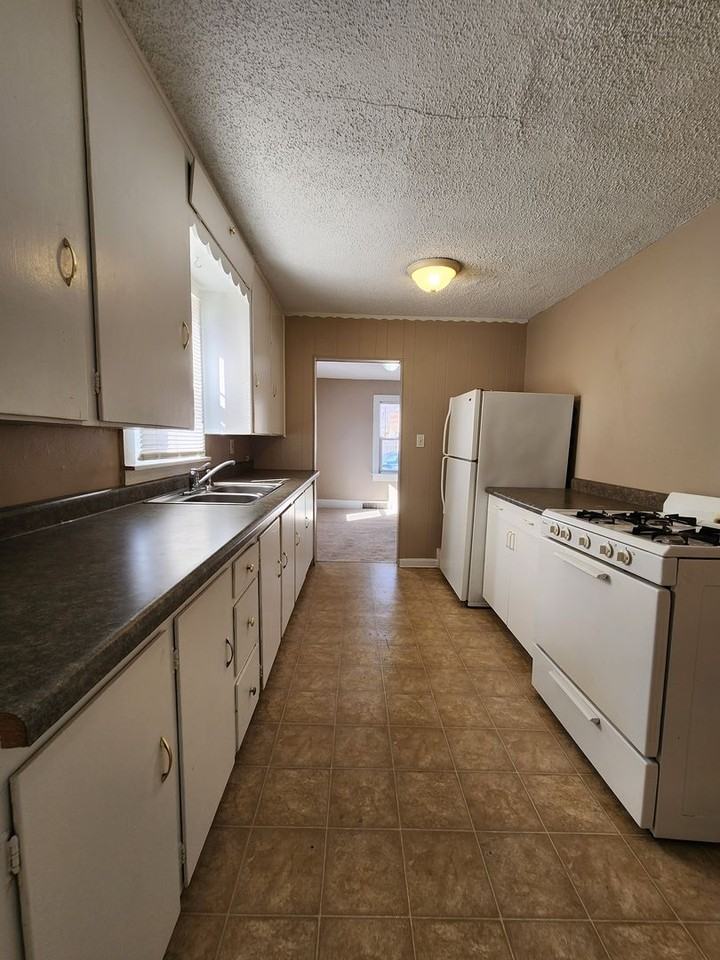 1308 Emma Ave - Photo 5 of 18