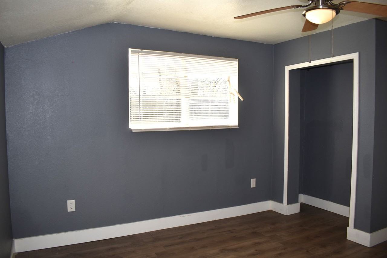 3996 Sierra Vista Ave #1-2 - Photo 7 of 11