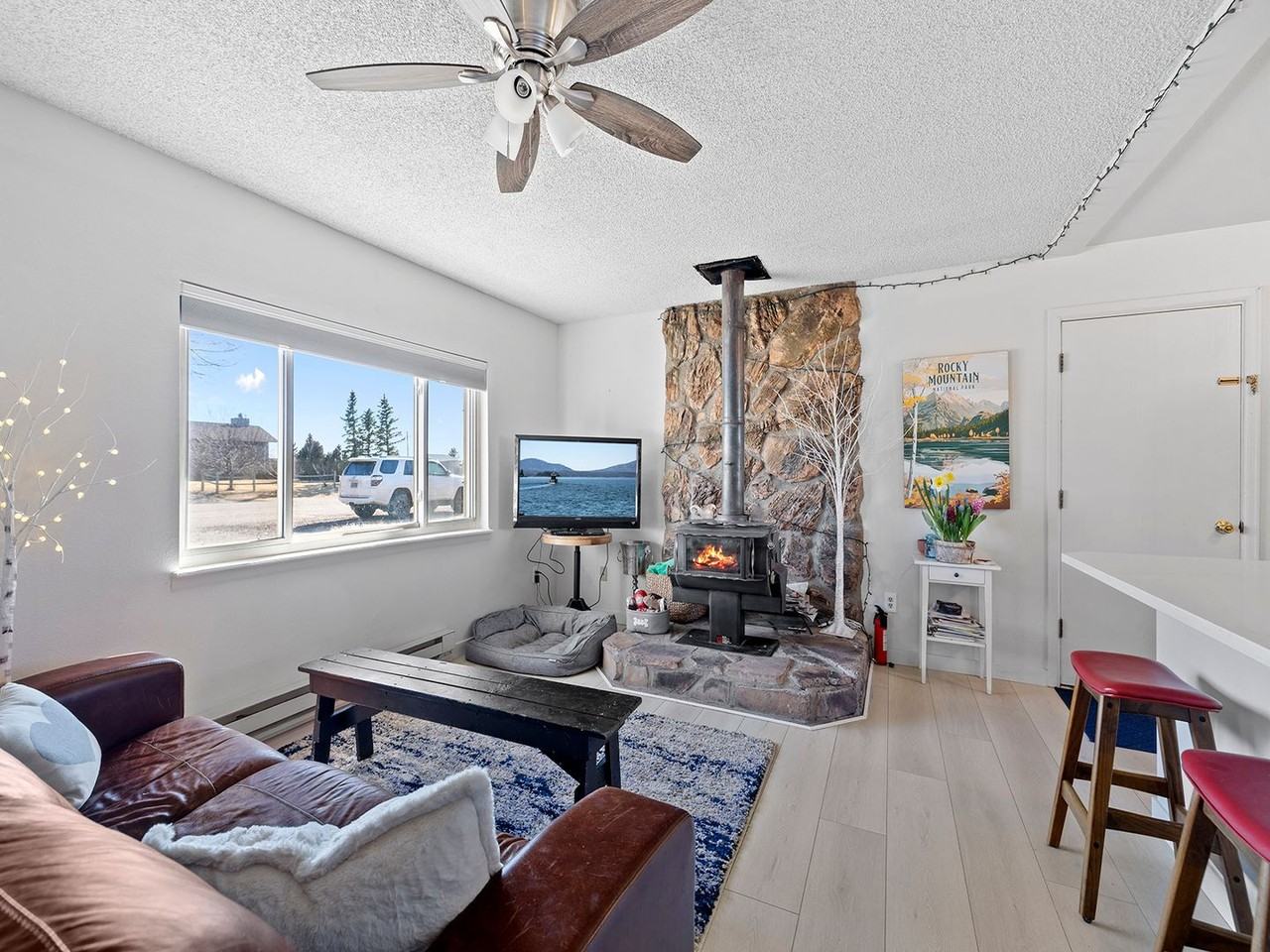 1206 Ashford Dr - Photo 3 of 16