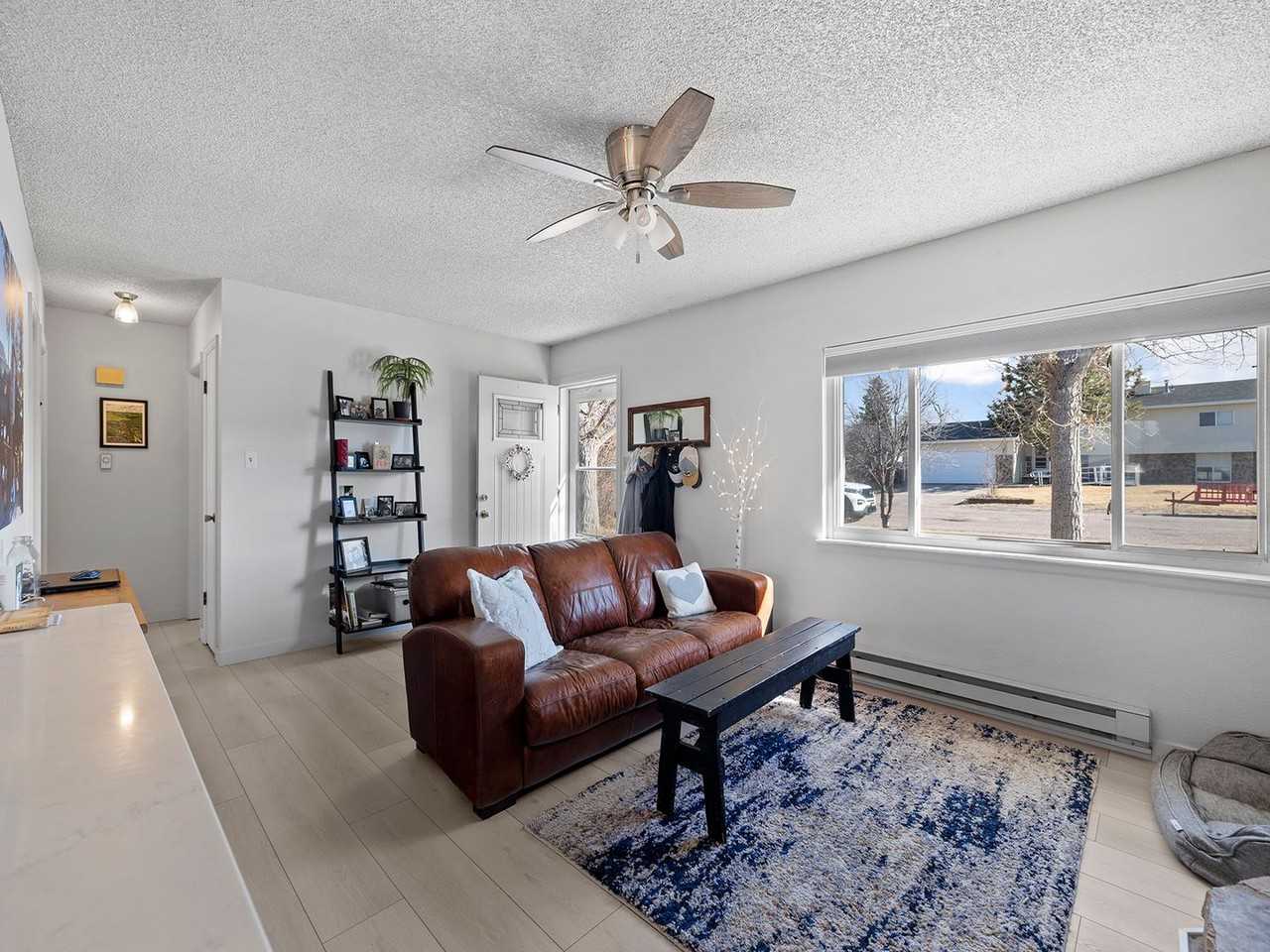 1206 Ashford Dr - Photo 4 of 16