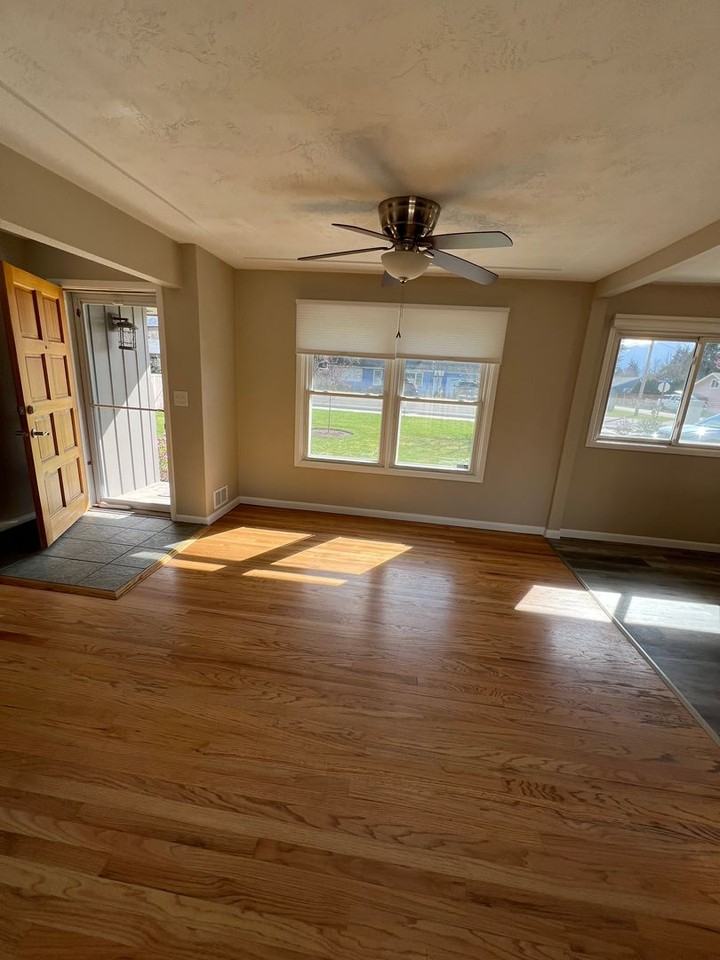 4816 Elvira Pl N - Photo 3 of 15