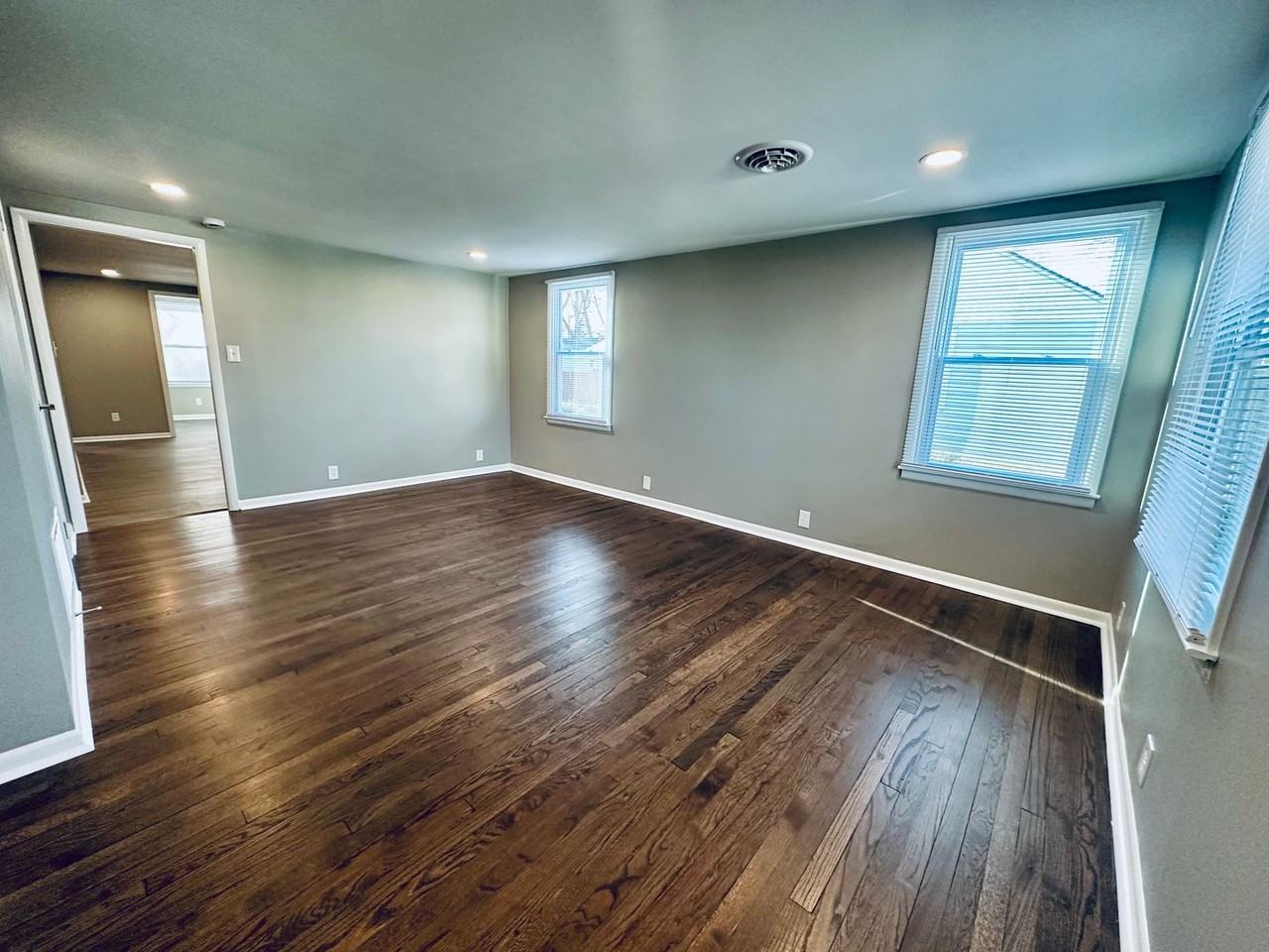 612 S Cherry St - Photo 3 of 23
