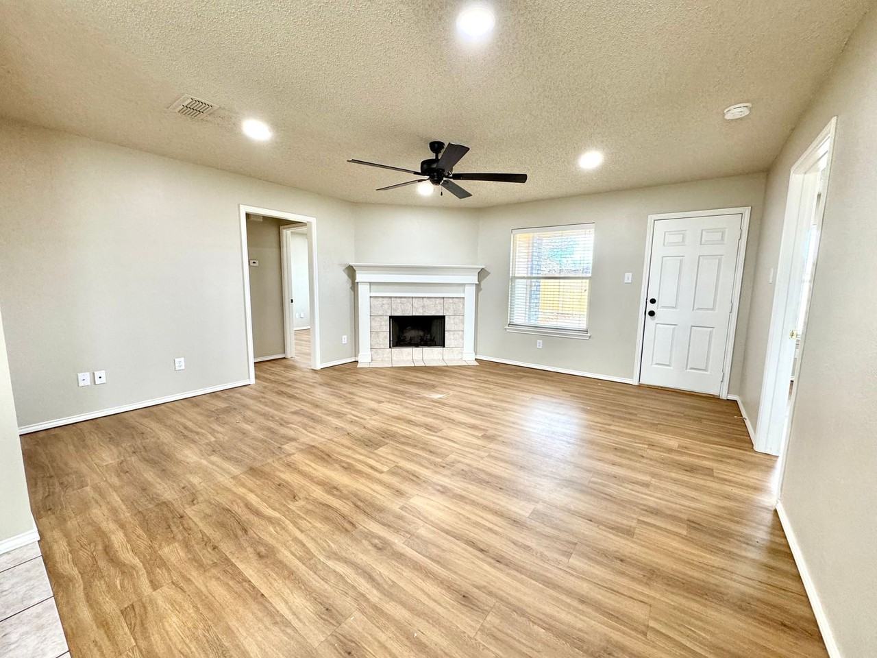 6536 7th St - Photo 3 of 21