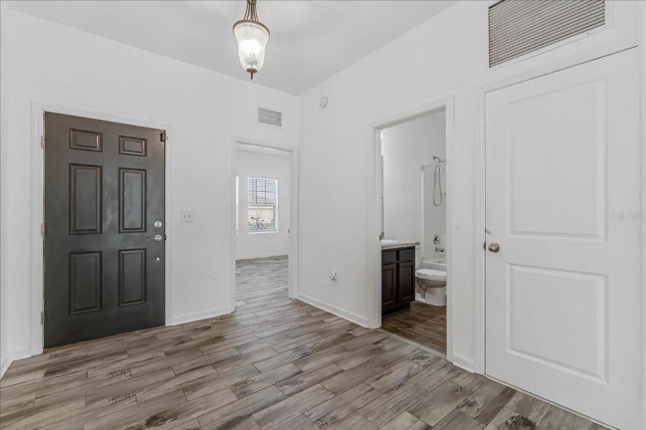 3973 Spruce Creek Dr - Photo 2 of 17