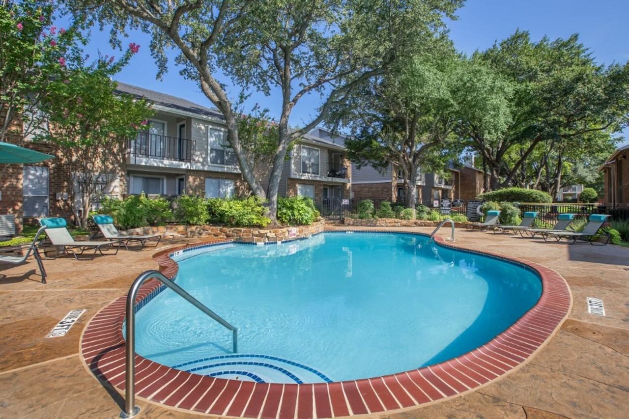 MIA Forest Oaks - Photo 2 of 24