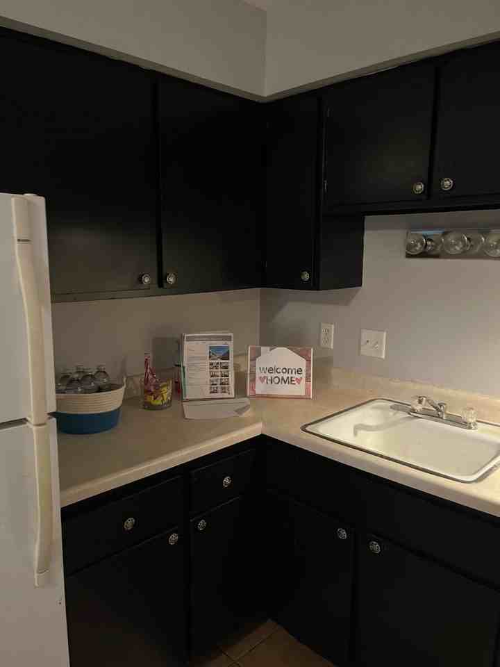 Kenosha Apartments - Photo 3 of 6