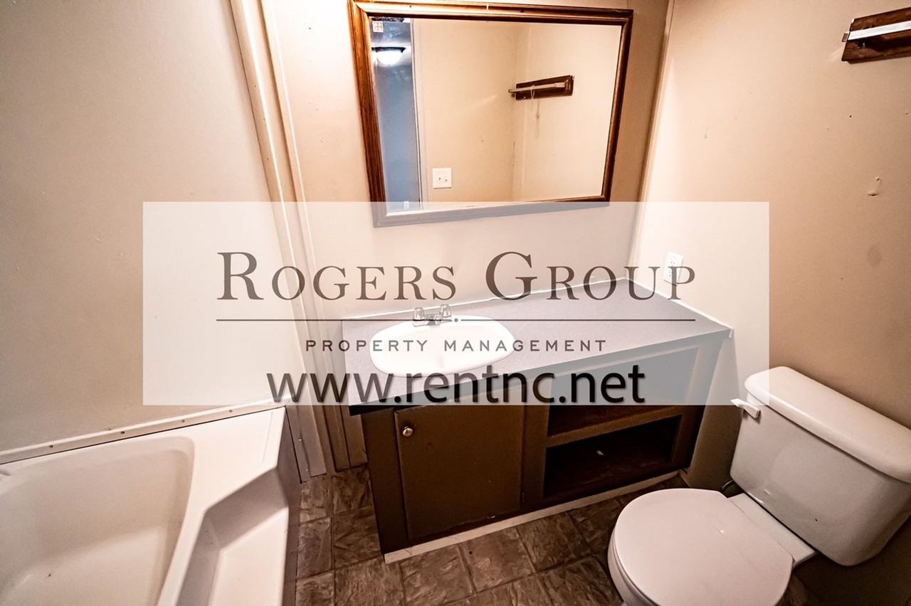 144 Woodway Dr - Photo 2 of 9