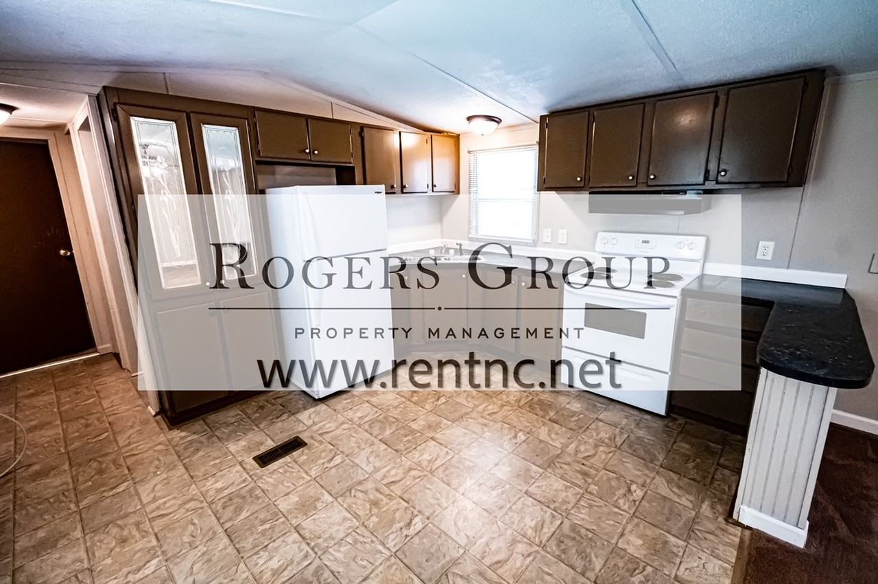 144 Woodway Dr - Photo 3 of 9