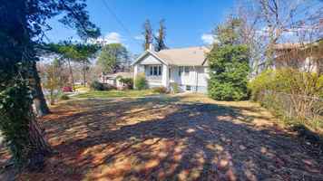 featured image of 228 Manor Cir