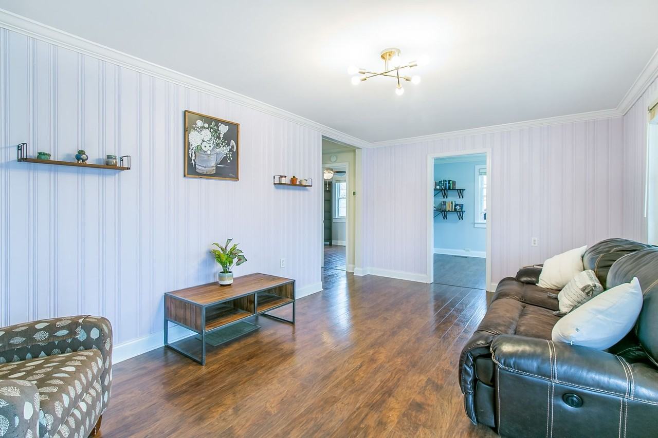 141 Knollview Ter - Photo 2 of 18