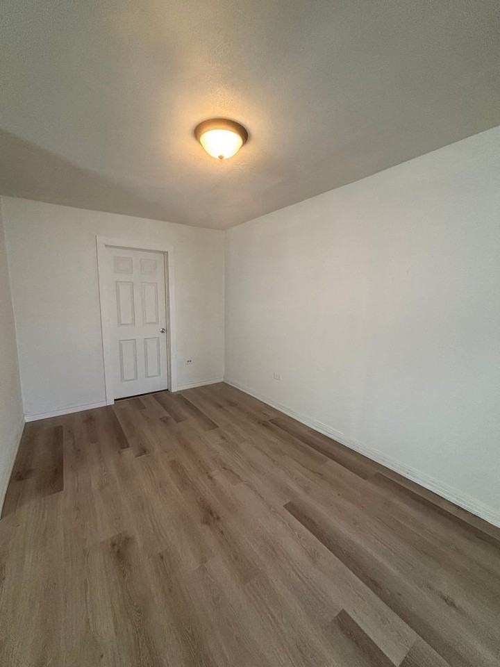 4302 Memorial Dr - Photo 6 of 12