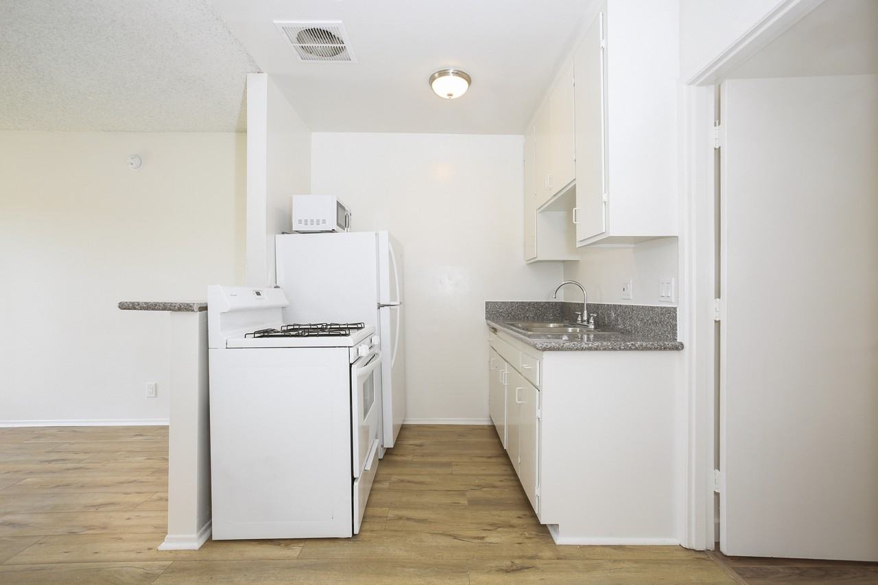 12456 - 12460 Culver Boulevard - Photo 6 of 11