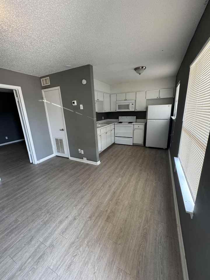 420 North Gilmer Street - Photo 3 of 22