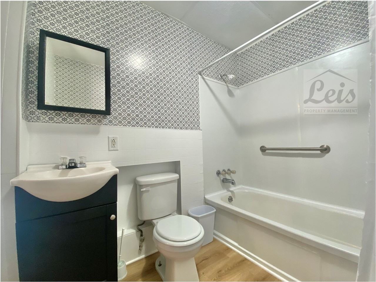 302 South Main Street - Photo 2 of 12