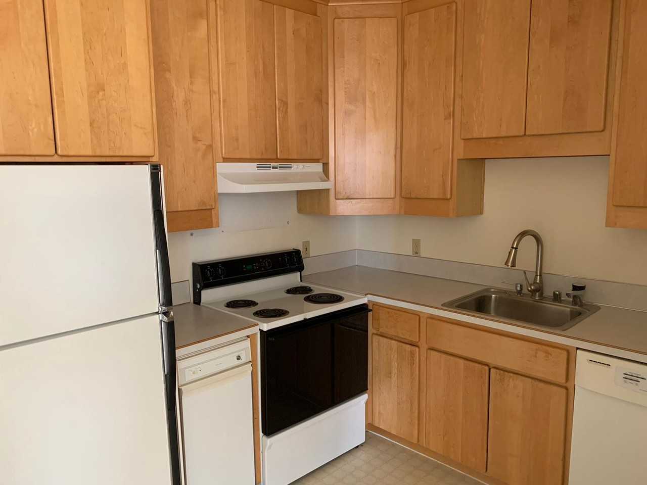 121 West 3rd Street - Photo 3 of 5