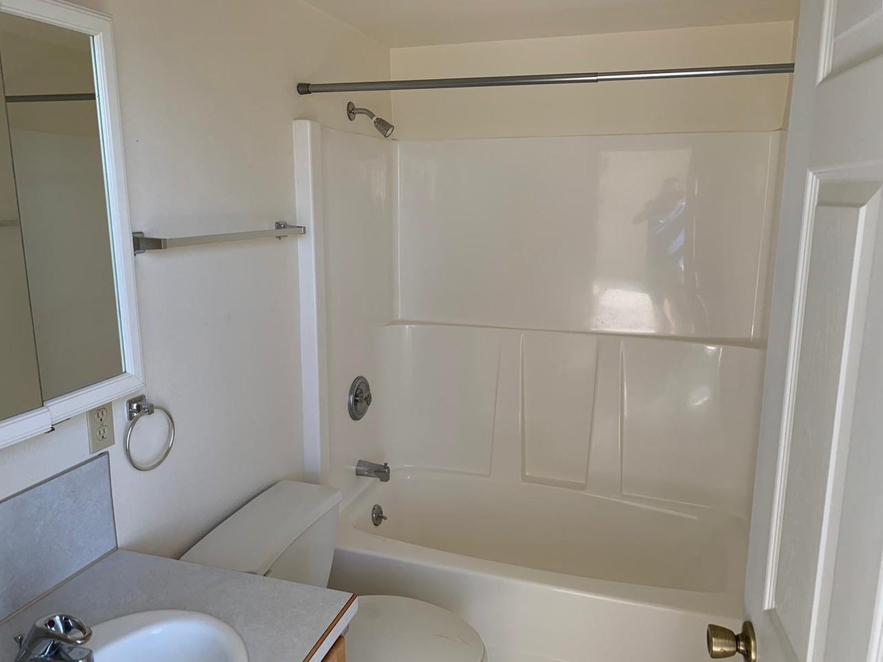 121 West 3rd Street - Photo 4 of 5