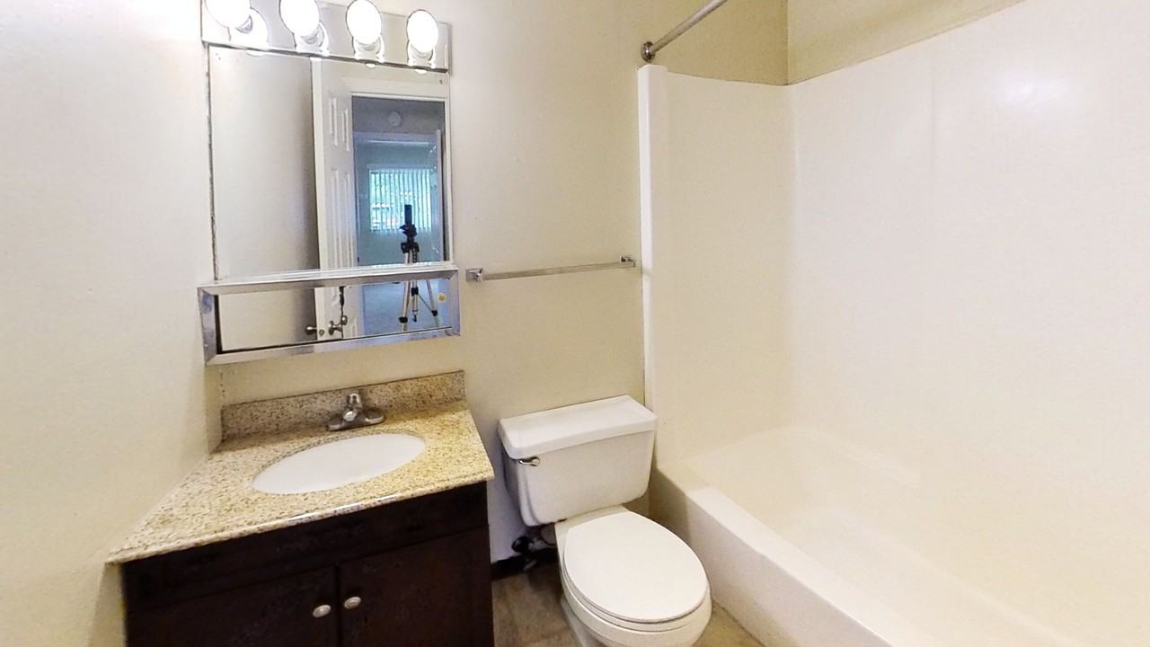 1700 - Parkview - Photo 5 of 7