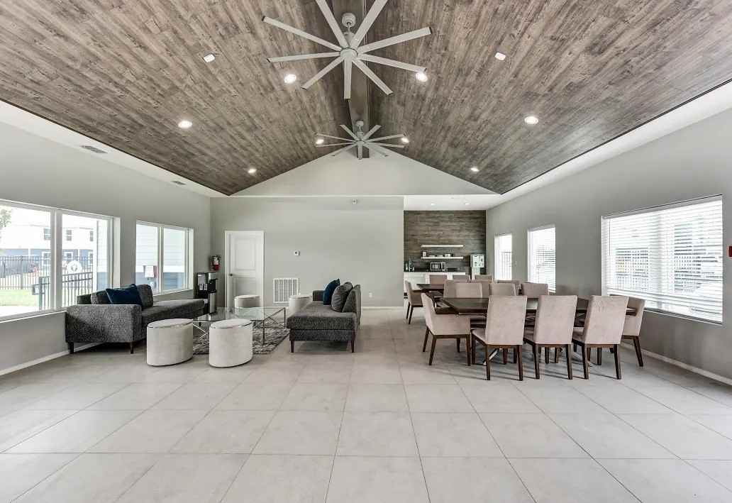 Mercedes Place Apartments - Photo 2 of 44