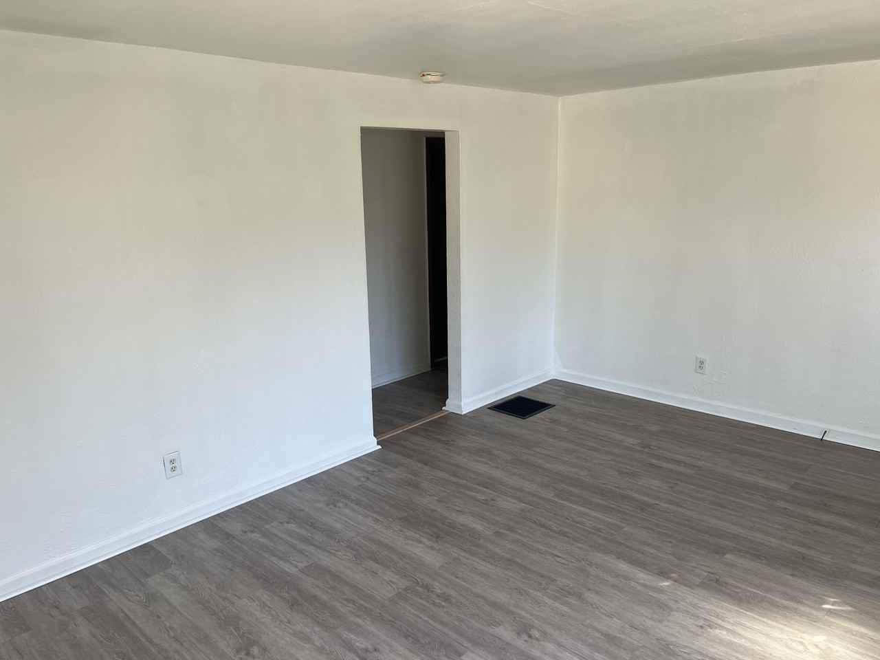 2403-2421 Bellevue Place - Photo 3 of 20