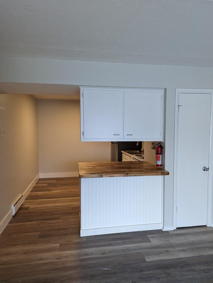 1615 Nottingham Avenue - Photo 4 of 15