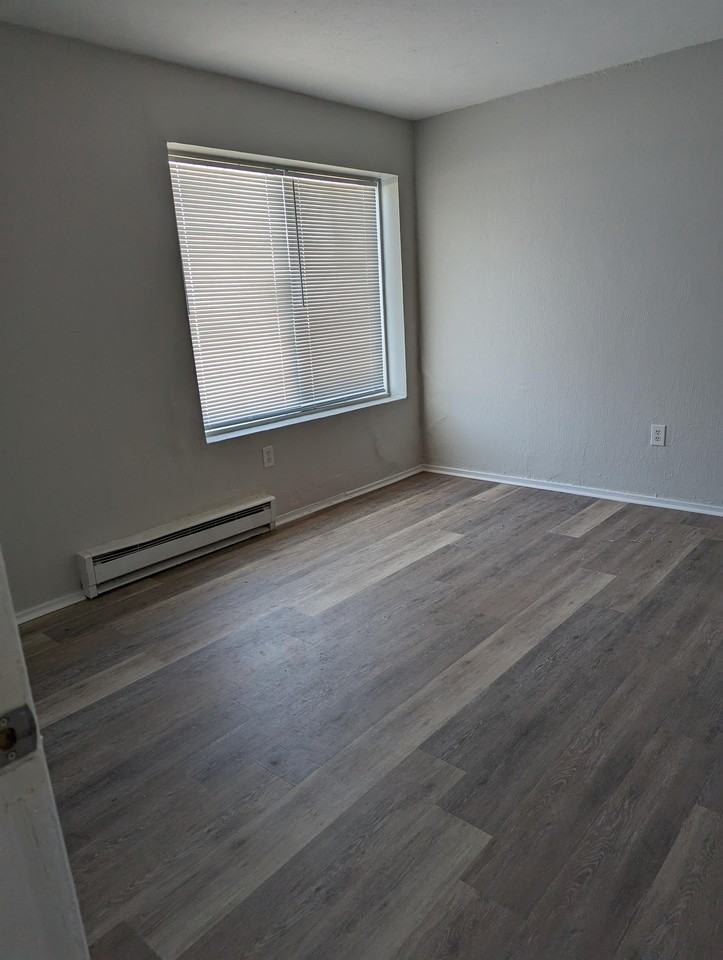 1615 Nottingham Avenue - Photo 7 of 15